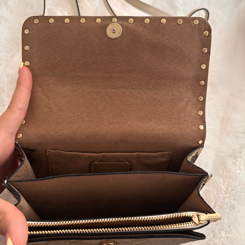 Coach Cream and Tan Crossbody Bag - Picture 4 of 5
